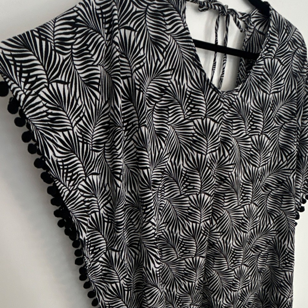 Faded Rose Women's Cover Up Black White Leaf Print Pom Pom Trim Polyester Size L - Picture 2 of 5